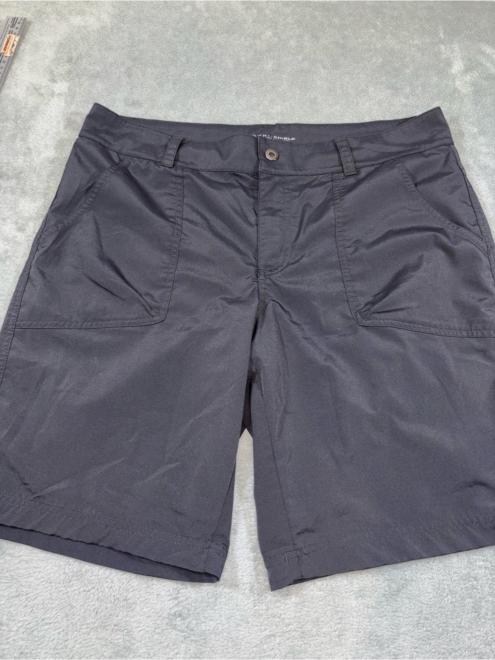 Columbia Omni-Shield Dark Gray Outdoor Shorts Size 12 / 10L
